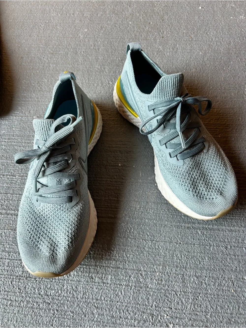 Nike Women’s Athletic Sneakers in Teal with Yellow Accent like new